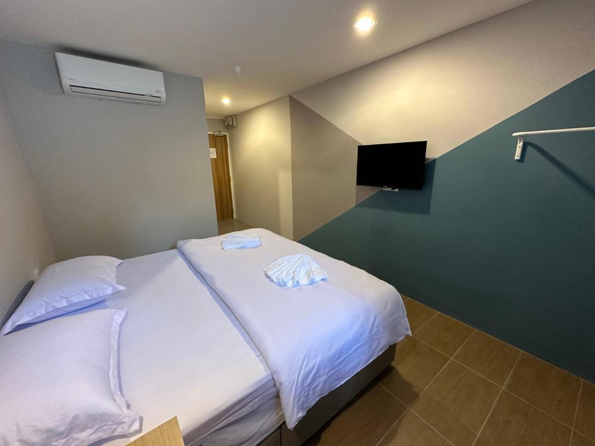 Hotel A1 2*